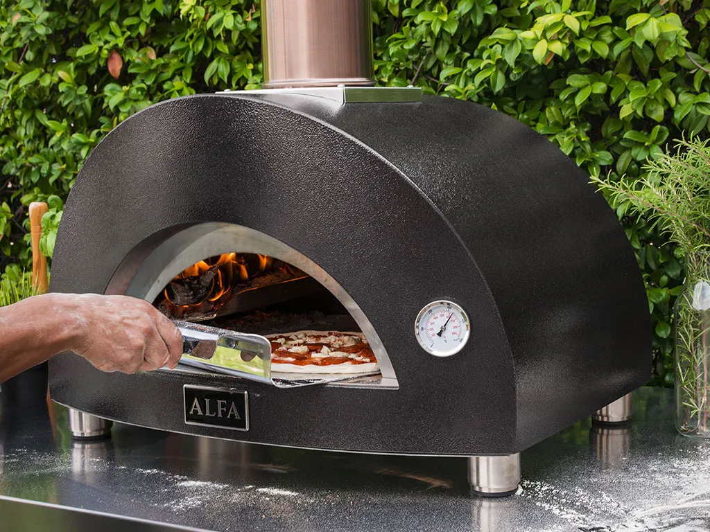 Alfa Moderno 1 Pizza oven cooking a margherita pizza