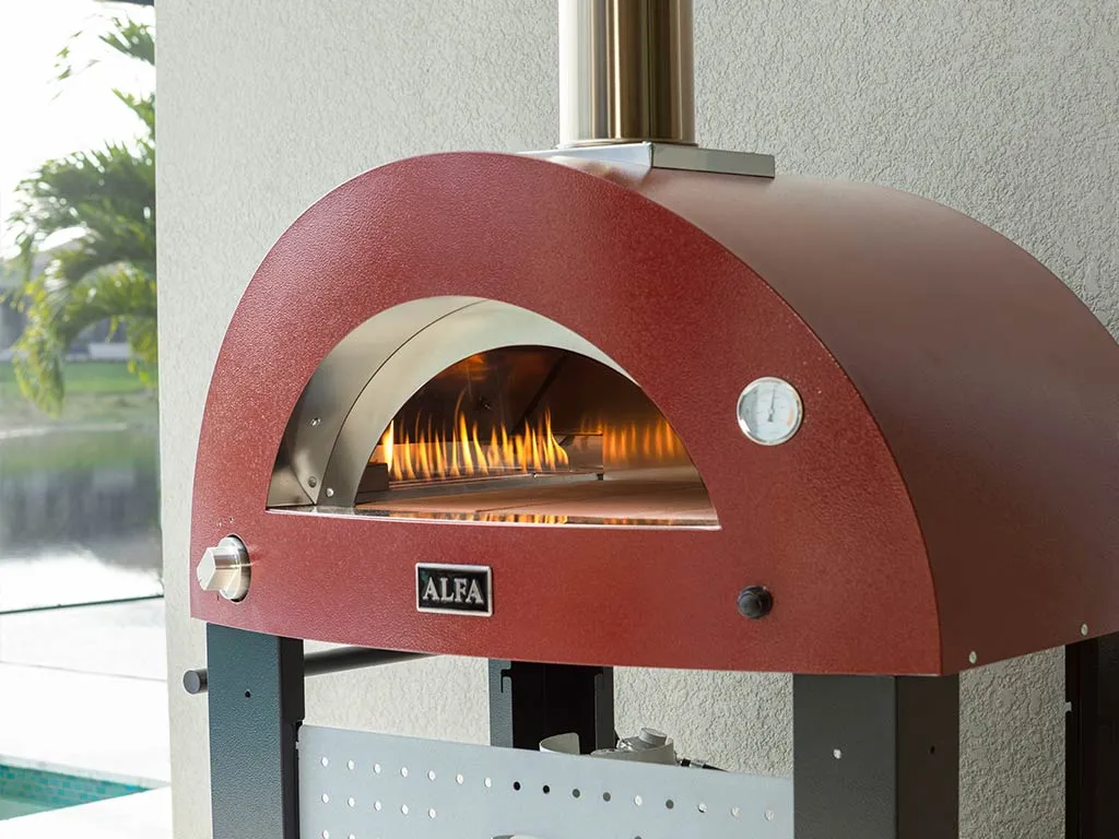 Alfa Moderno 2 Pizze wood-fired oven cooking outdoors